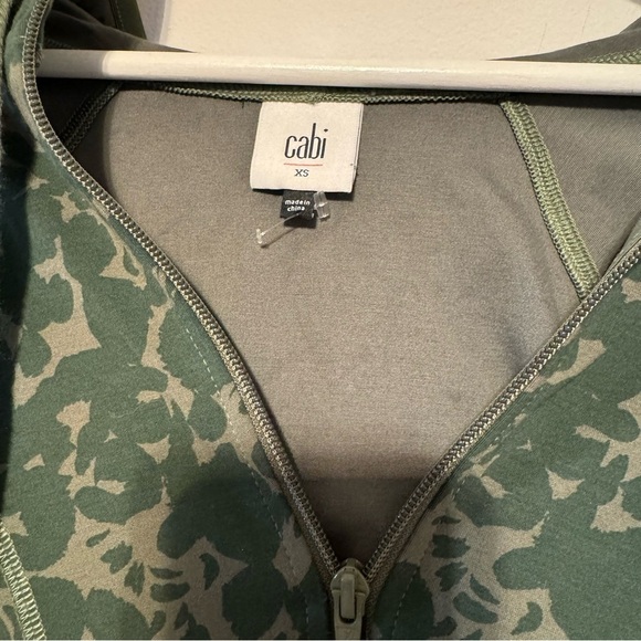 Cabi marathon jacket army green camouflage 6030 XS full zip hoodie - Picture 8 of 8
